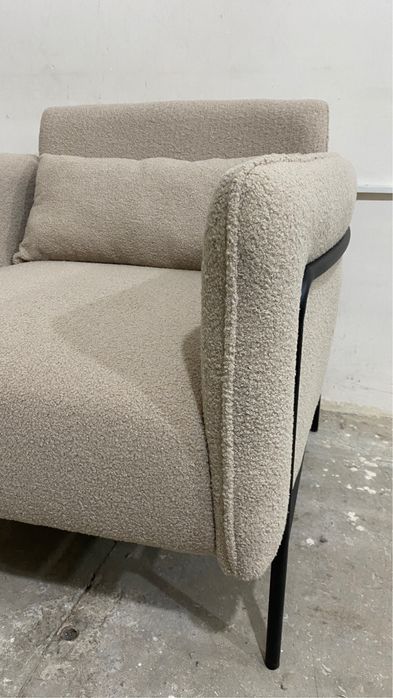 Кресло мягкие удобные из металлического каркаса