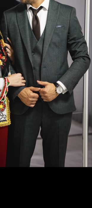 Мъжки Костюм.      .