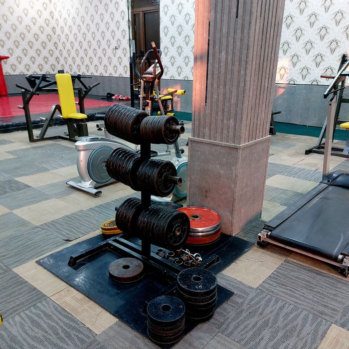 Tayor biznes sotiladi.