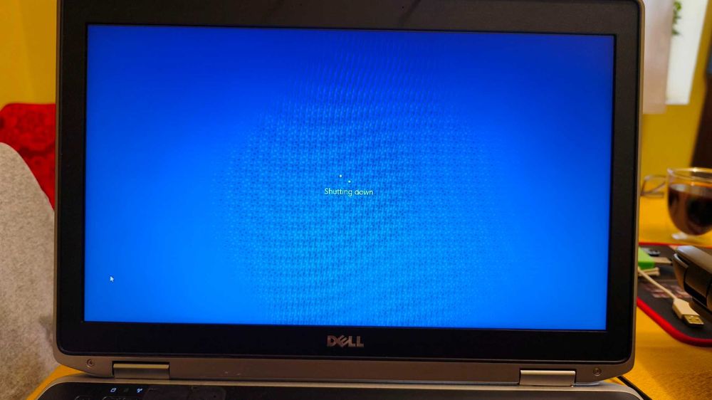 Vand  Dell Latitude E6520  display  15,6 inch , procesor i5-2520m