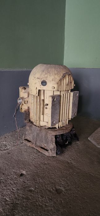 Mator 5,5kv 1,5 abarot srochna zavatiskoy obmotka