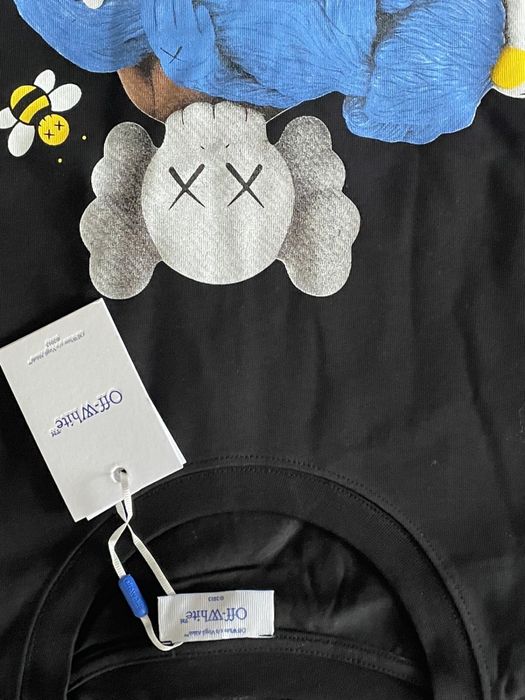 Off-white тениска.Налични размери S,M