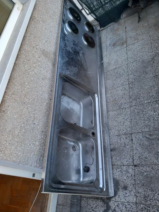 Кухненски плот INOX с вградени котлони и мивка