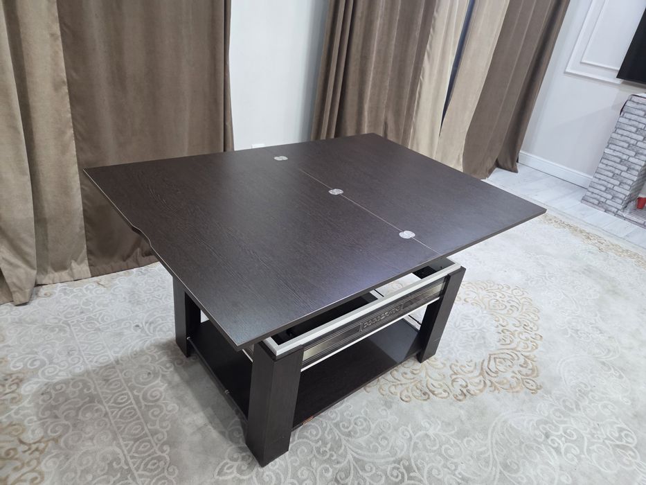 Продаю стол трансформер на колесиках