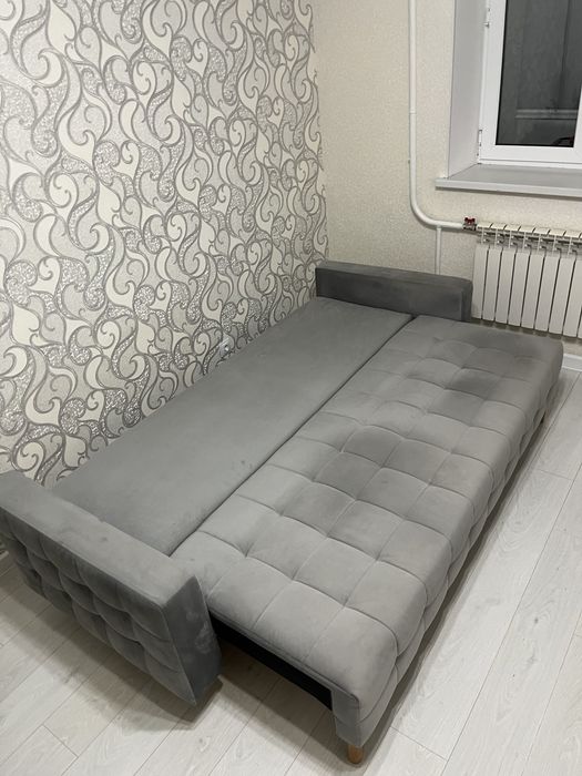 Продаю диван для гостиной