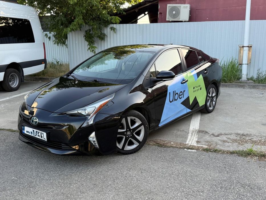 TOYOTA Prius 2018