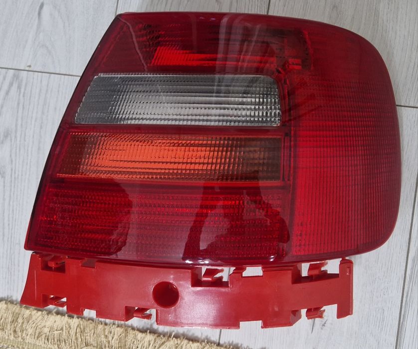 Фары задние Audi a4 b5