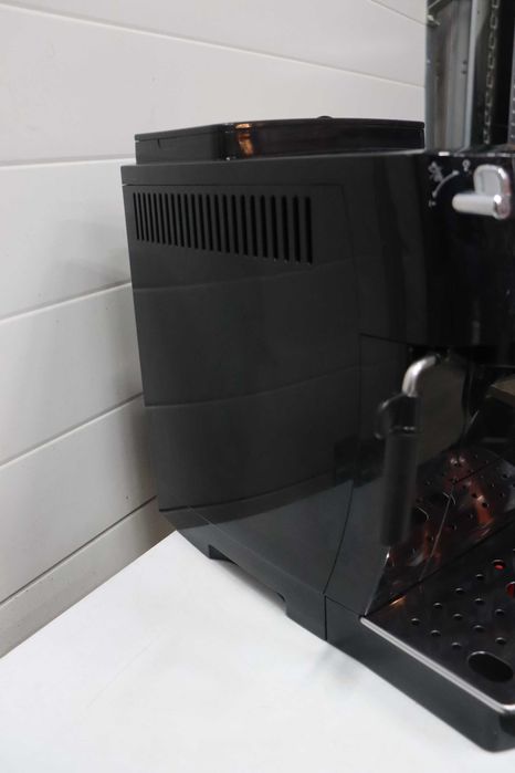 Кафеавтомат De'Longhi Magnifica S 1450W, 5вида напитки, 15 bar