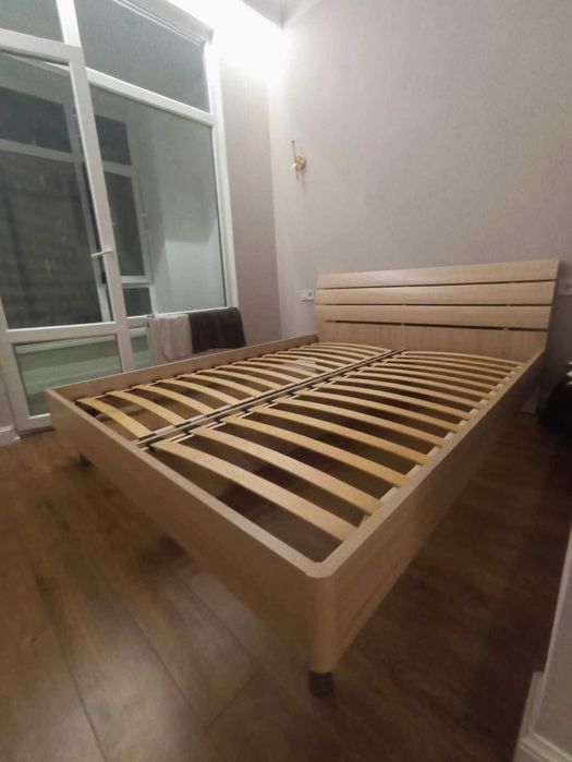 Кровать двуспальная