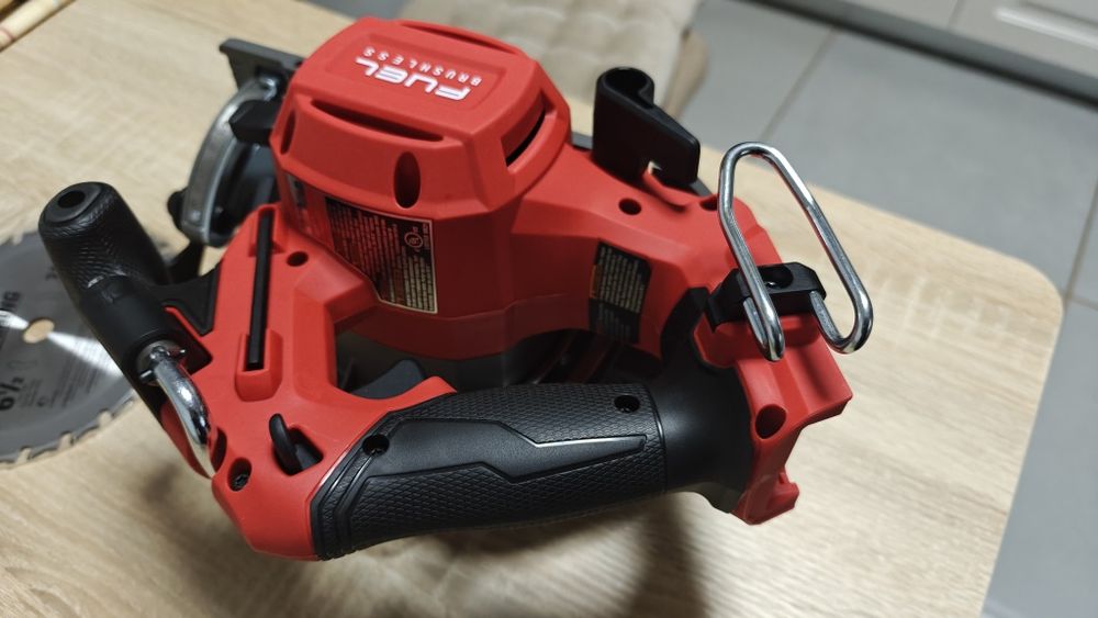 Circular milwaukee m18 model destinat pietei de America