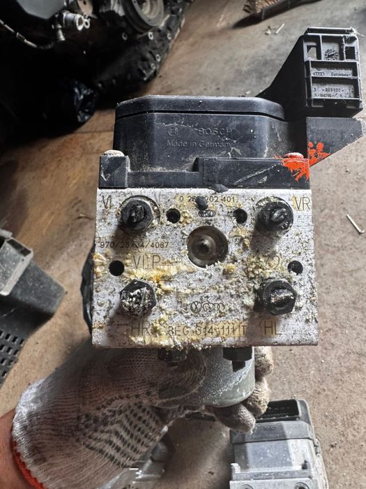 Блок ABS на ауди А6 C5