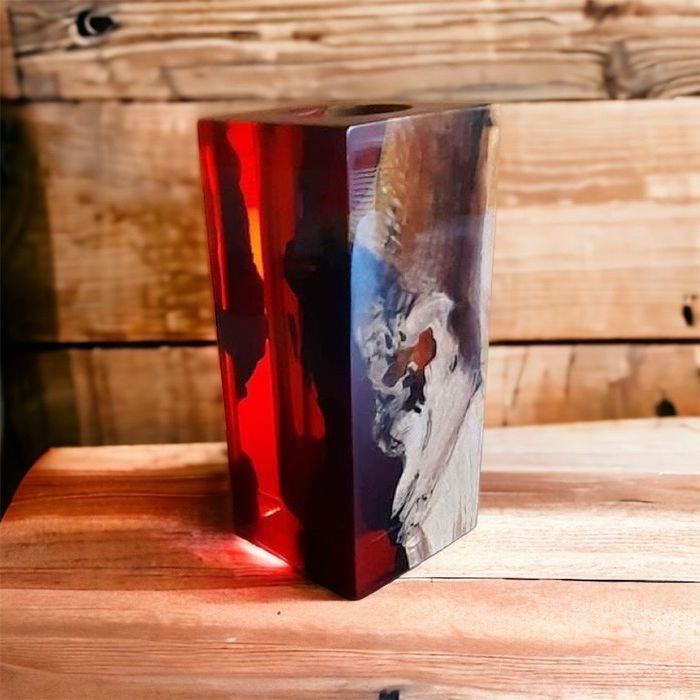 Уникални ръчно изработени вази от дърво и епоксидна смола