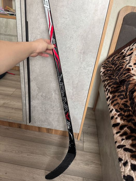 Продам хоккейную клюшку Bauer