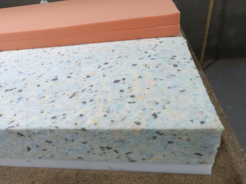 Беспружинный матрасы 'MaxSleep'