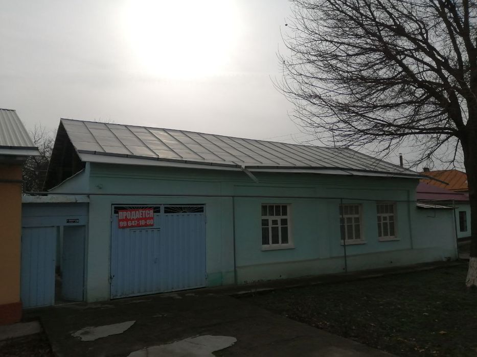 8 sotix yer sotiladi. Markaziy yo'l bo'yida. Biznes qilishga quley joy