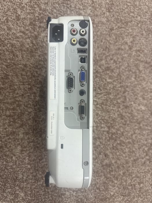 Proektor Epson LCD
