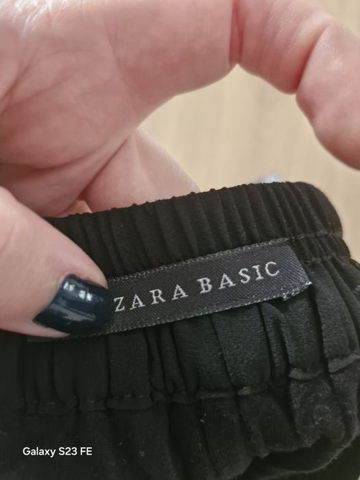 Pantaloni scurti Zara
