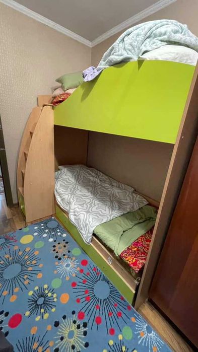 Продам двухъярусный кровать для детей