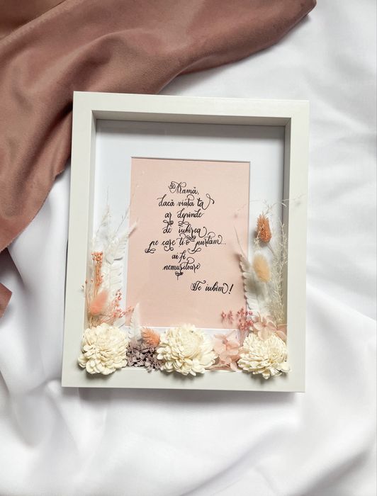 Tablou decorat cu flori stabilizate