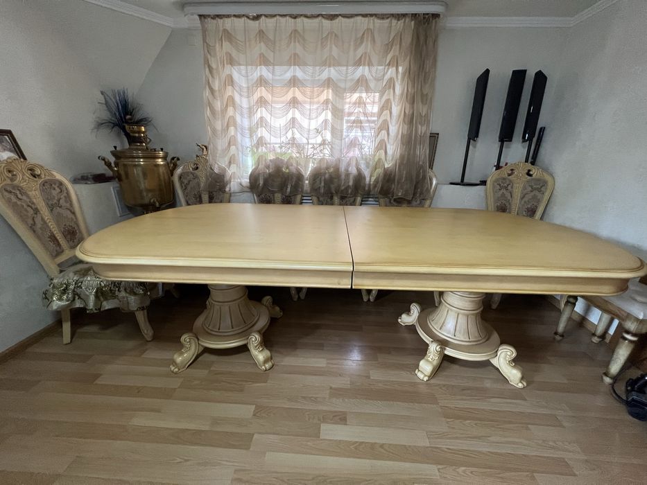 Продам стол со стульями(нат.дерево)