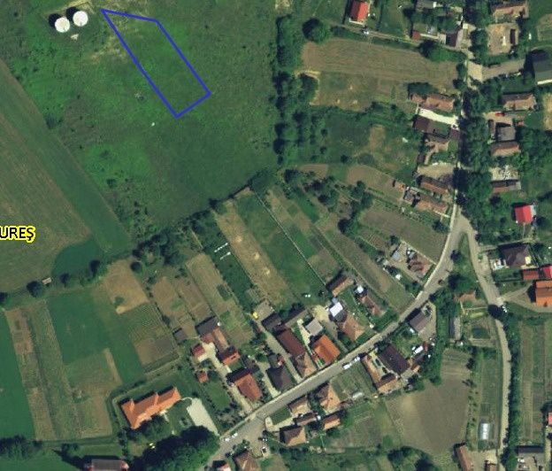 Teren intravilan de vanzare in localitatea Livezeni