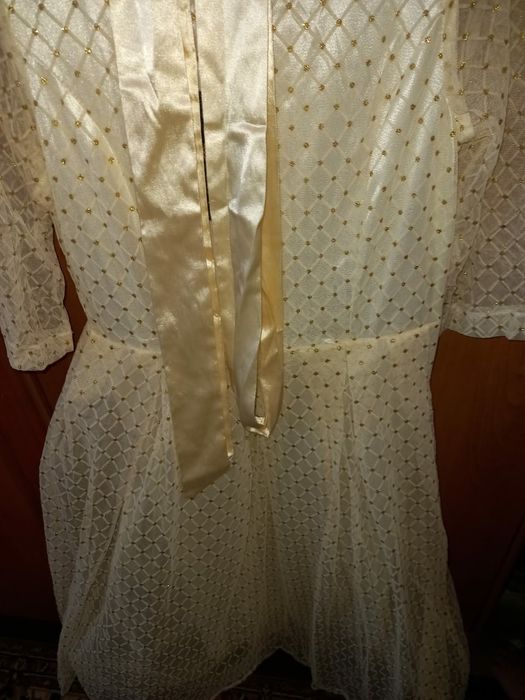 Продам платье, очень красивое.