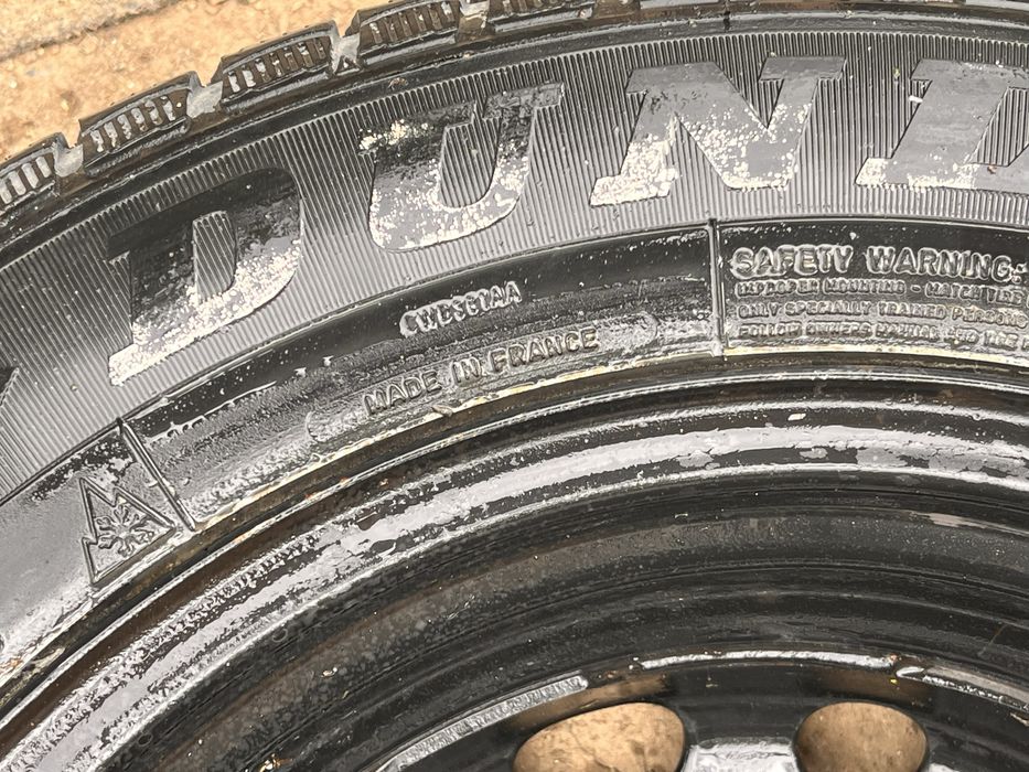De vanzare Roată jantă tablă 14" cu anvelopă iarnă Dunlop 175/65 R14 82T