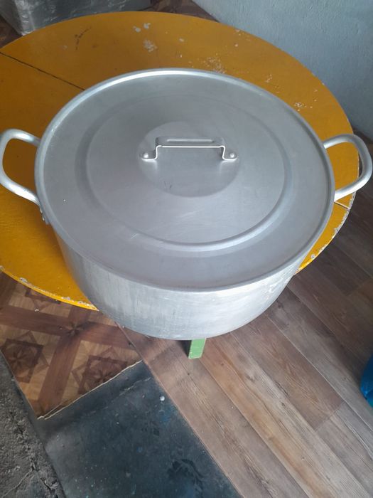 Продам кастрюли мантоварку