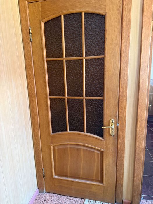 Продам двери !!! Дерево !!!