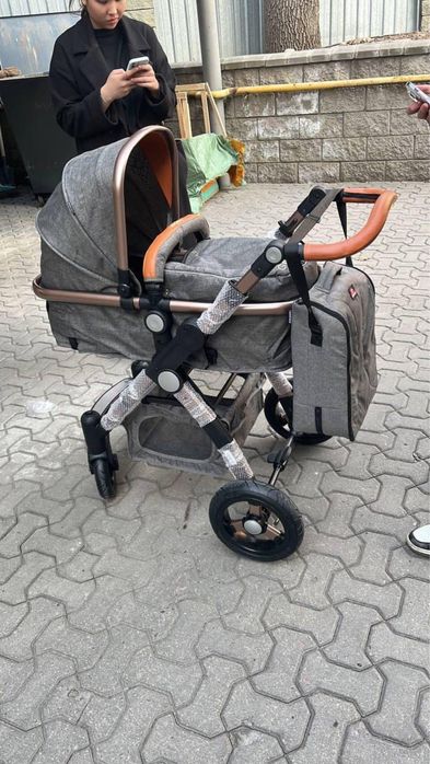 Коляска деткая с автокреслом