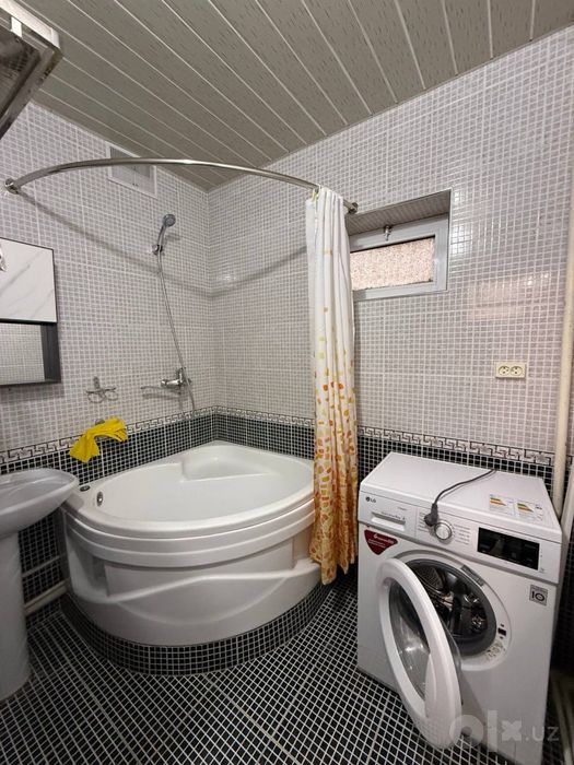 Продается 3 ком. Квартира площадью 70 кв.м. Адрес Микрорайон