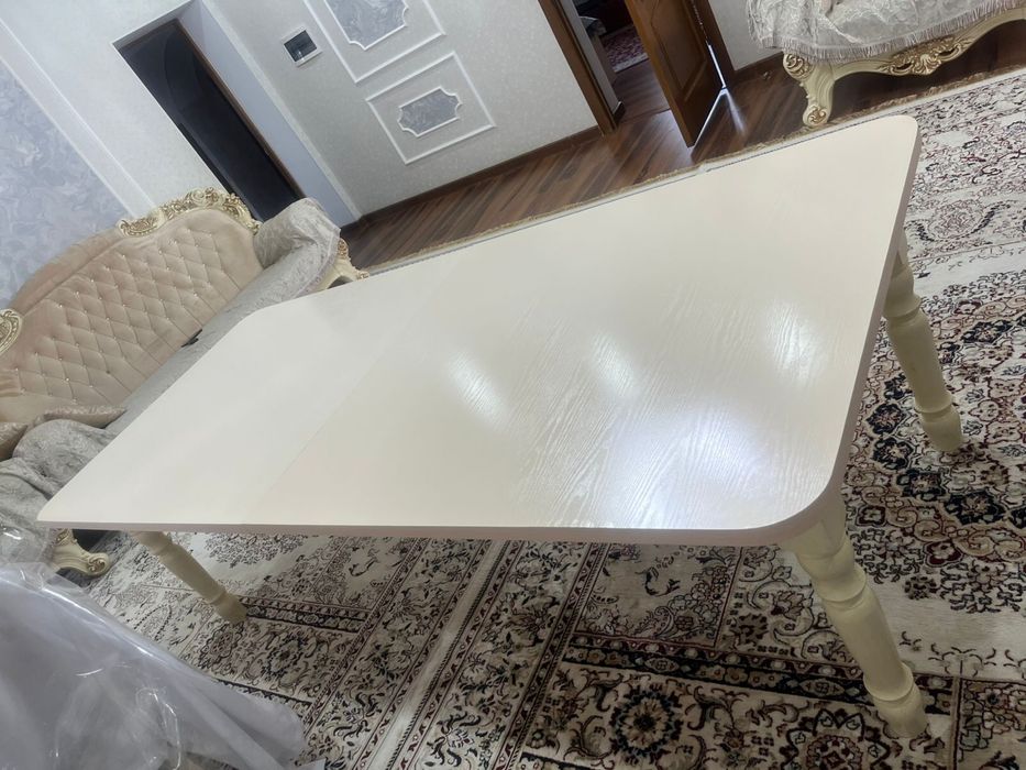 Срочно продам стол