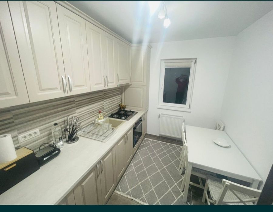 Vand apartament 3 camere