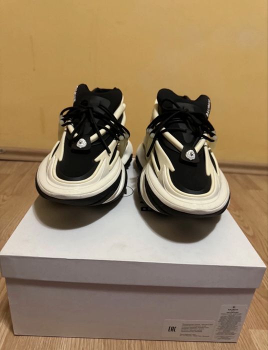 Adidasi Balmain Unicorn