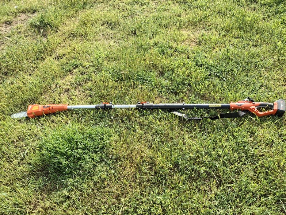 Fierastrau telescopic pentru crengi