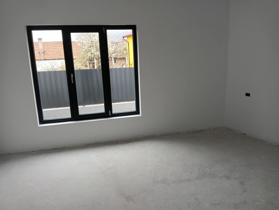 Apartament cu curte proprie str Alba iulia