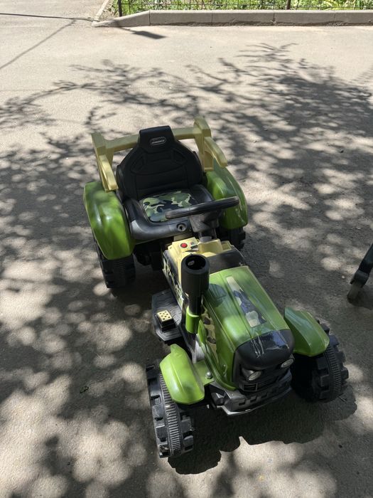 Детский трактор в хорошем состоянии