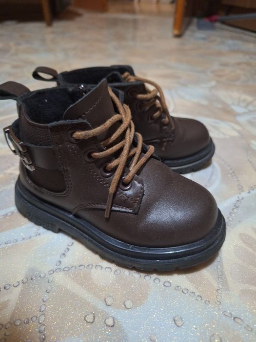 Продам ботиночки весна 24р