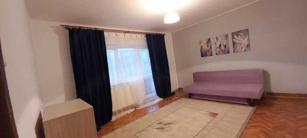 De închiriat apartament spațios cu centrală proprie | Complex Studențesc