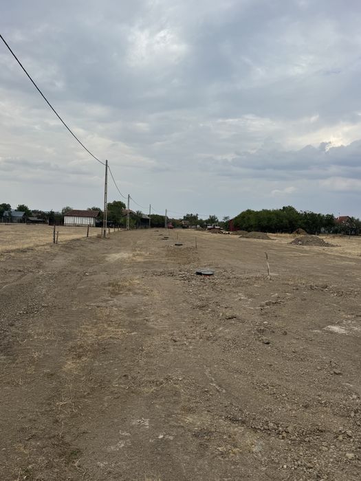 Vand terne pentru locuri  de casa in Felcheiru