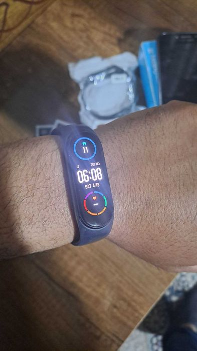 Samsung J2 2019 Va Redmi Mi band7 sotiladi