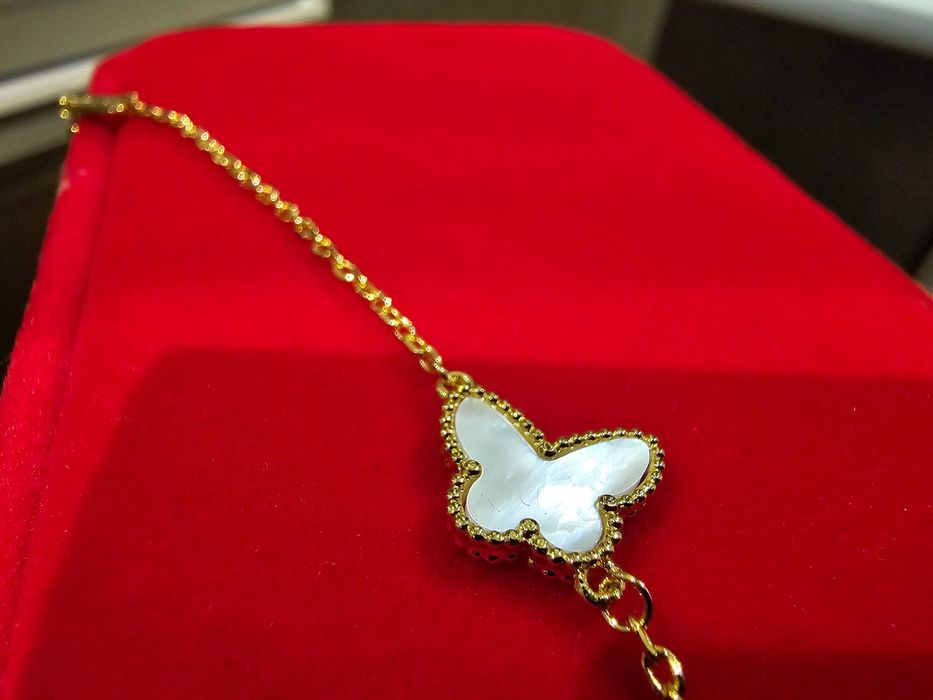 Van Cleef & Arpels VCA Gold Sweet Alhambra Butterfly Дамска Гривна