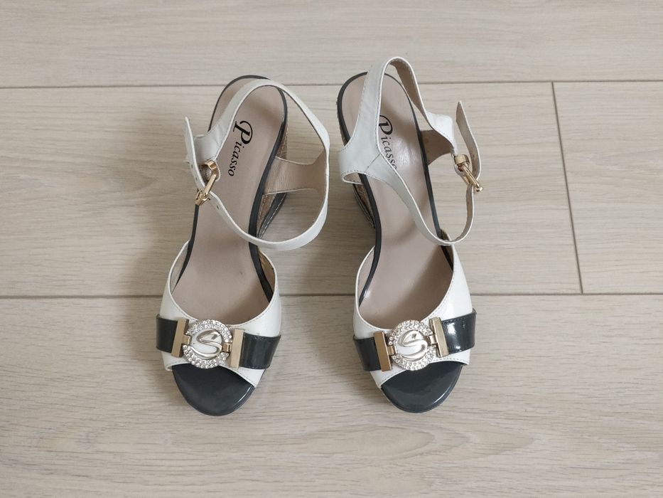 Босоножки кожаные Picasso