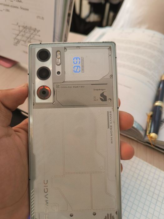 Red Magic 9 pro игравой телефон