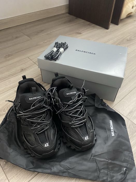 Balenciaga track
