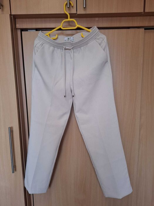 pantaloni dama 34 noi cu ticheta de la Reserved