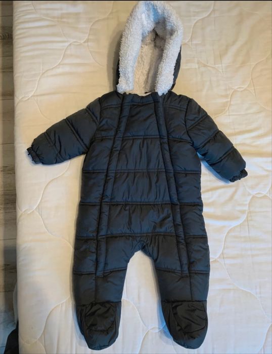 Combinezon bebe 3-6 luni/stare foarte buna