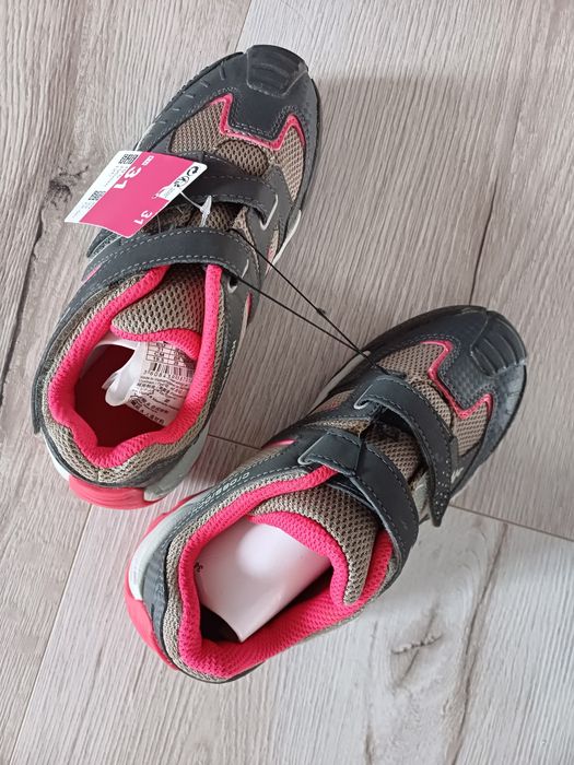 Adidași noi fata, nr 31
