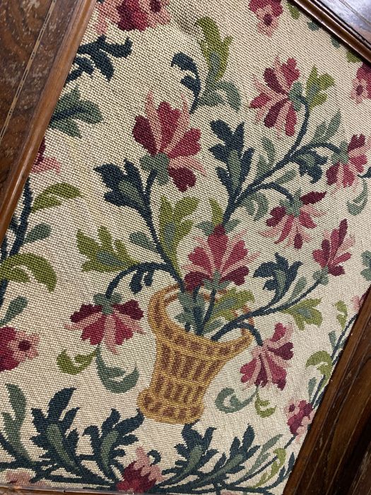 Англия дървена рамка с гоблен панел стойка needlepoint 1930