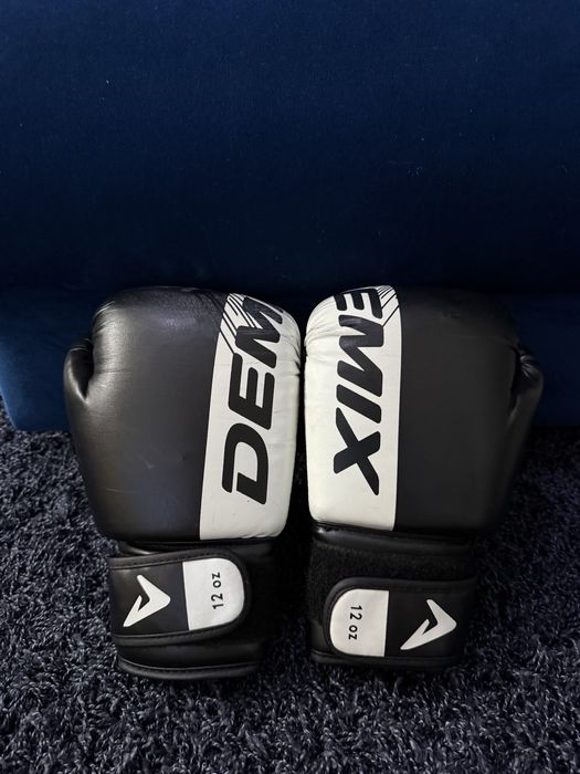 Боксеркие перчатки Demix